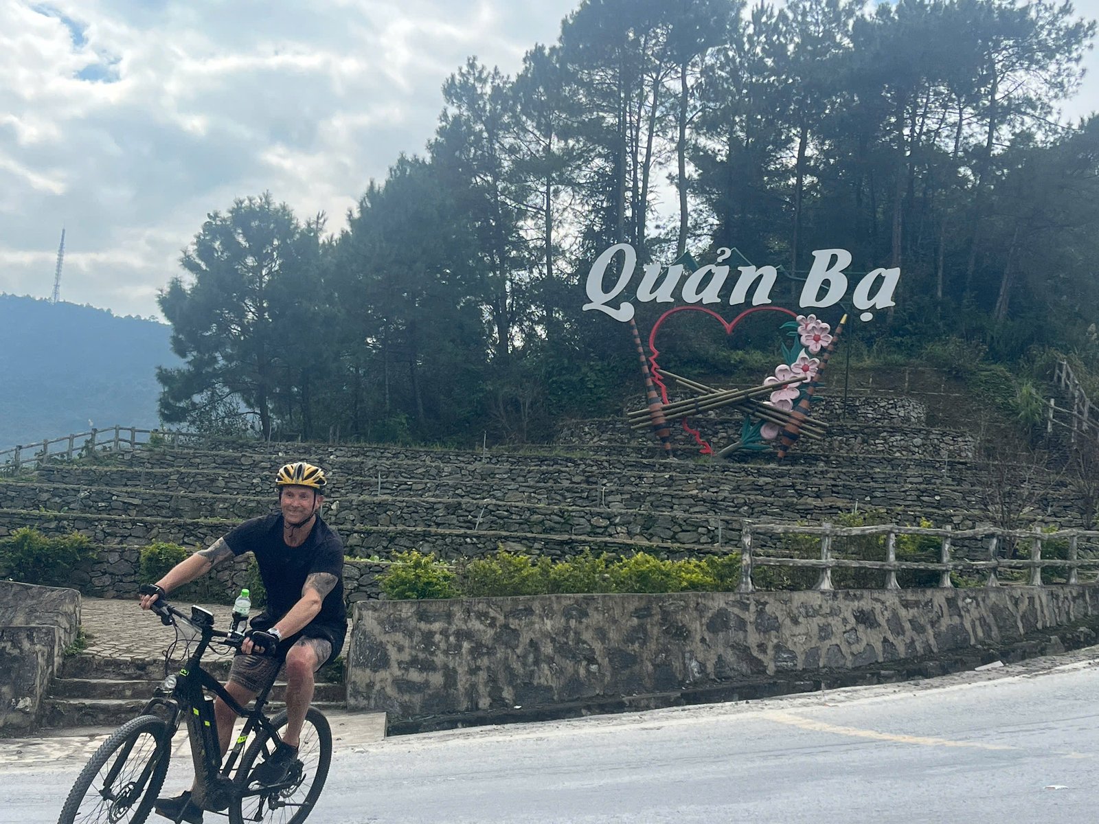 Tour Guidato in Bici Vietnam: L'Avventura Definitiva tra le Montagne del Nord